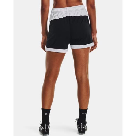 Under Armour Womens Medium Black White 4.5" Maquina 3.0 Shorts Activewear O11-20 - Picture 2 of 7
